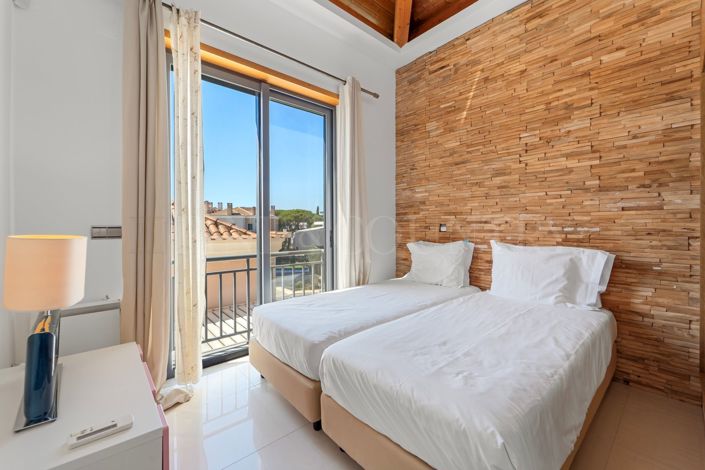 Image No.32-3 Bed Townhouse for sale