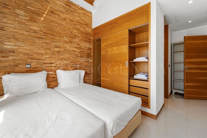 Image No.33-3 Bed Townhouse for sale