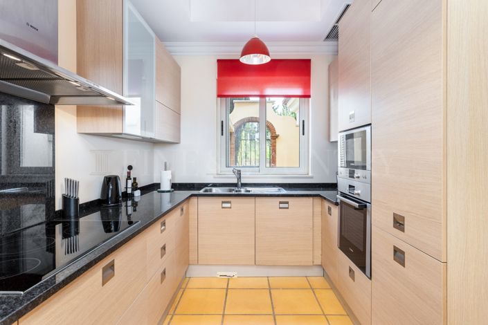 Image No.28-3 Bed Semi-Detached for sale
