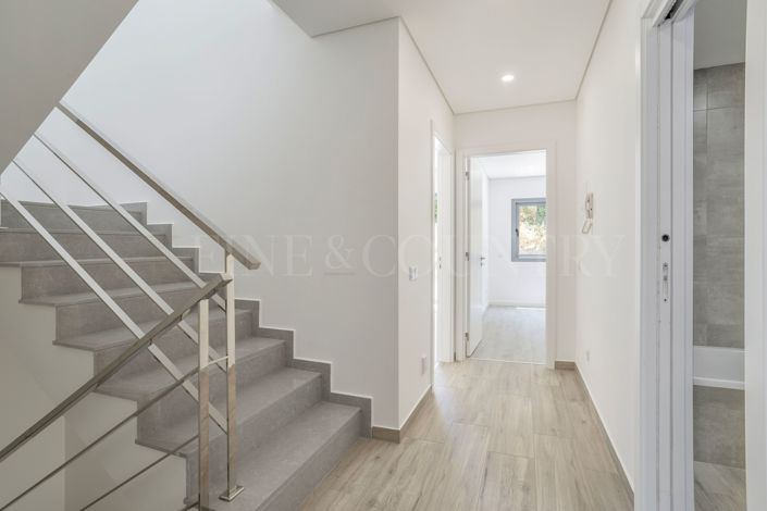 Image No.15-3 Bed Townhouse for sale