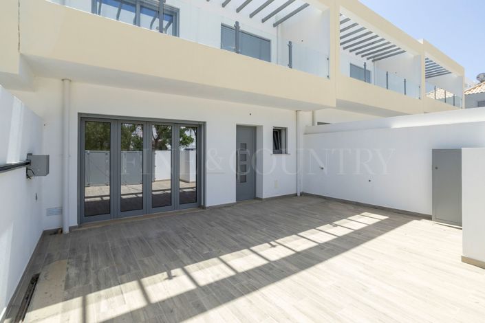 Image No.5-3 Bed Townhouse for sale