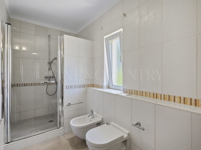 Image No.16-Propriété de 3 chambres à vendre