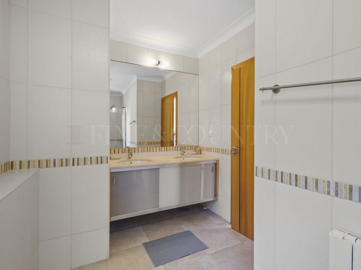 Image No.17-Propriété de 3 chambres à vendre