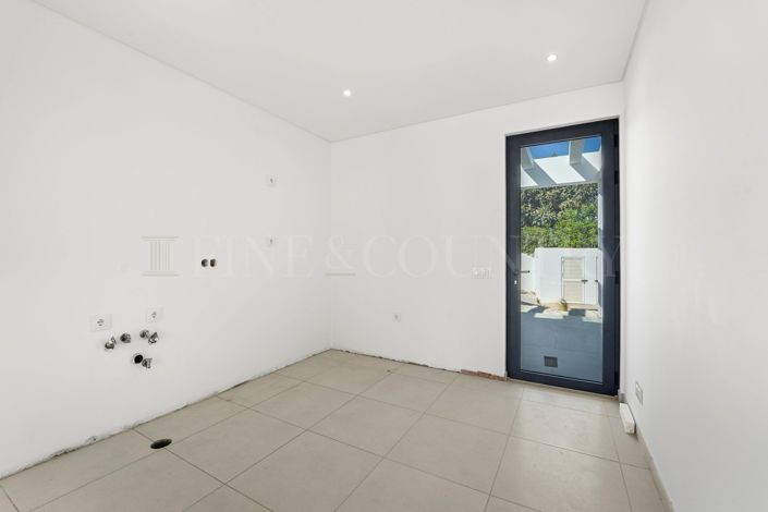 Image No.11-Propriété de 4 chambres à vendre