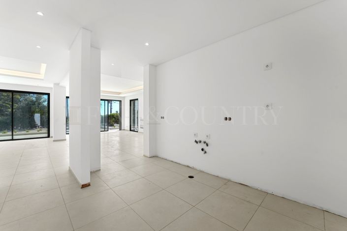 Image No.12-Propriété de 4 chambres à vendre