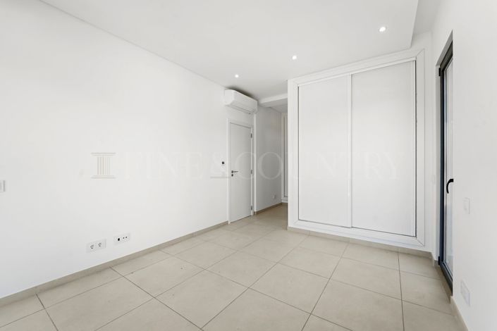 Image No.15-Propriété de 4 chambres à vendre