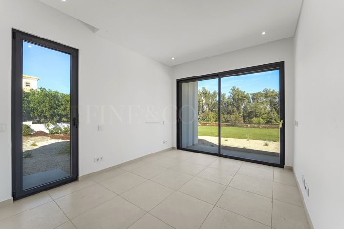 Image No.17-Propriété de 4 chambres à vendre