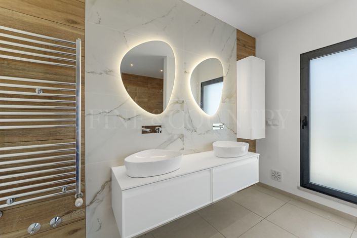 Image No.32-Propriété de 4 chambres à vendre