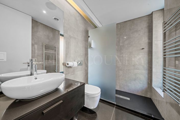 Image No.29-4 Bed Property for sale