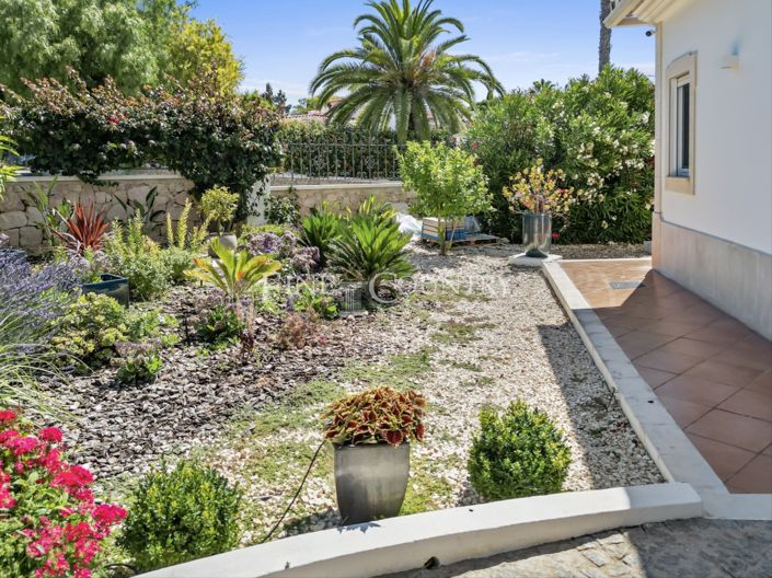 Image No.29-7 Bed Property for sale