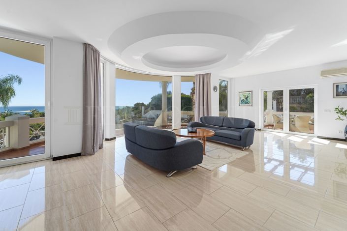 Image No.34-7 Bed Property for sale