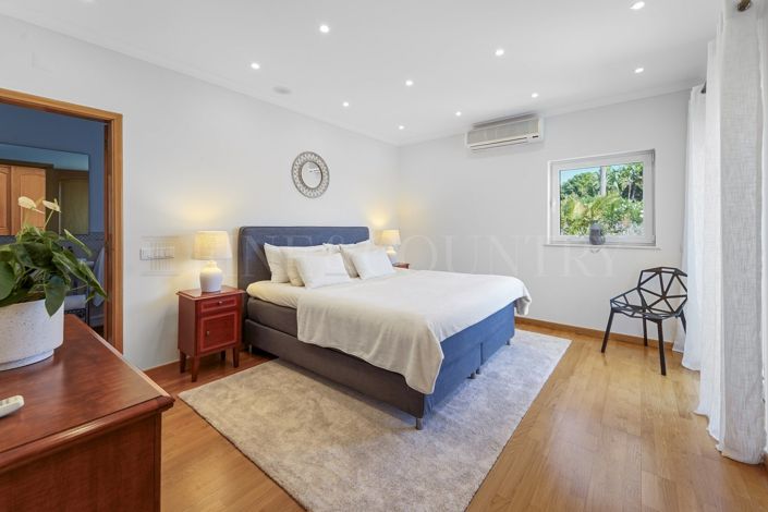 Image No.53-7 Bed Property for sale