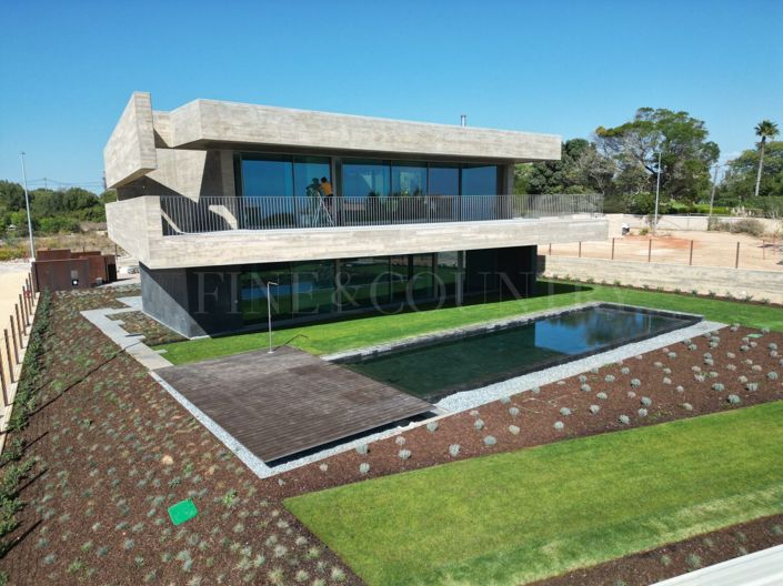 Image No.27-4 Bed Property for sale