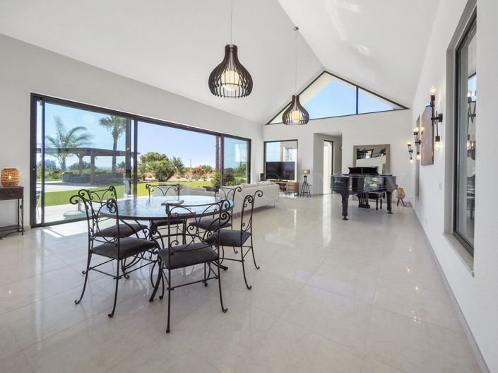 Image No.3-4 Bed Property for sale