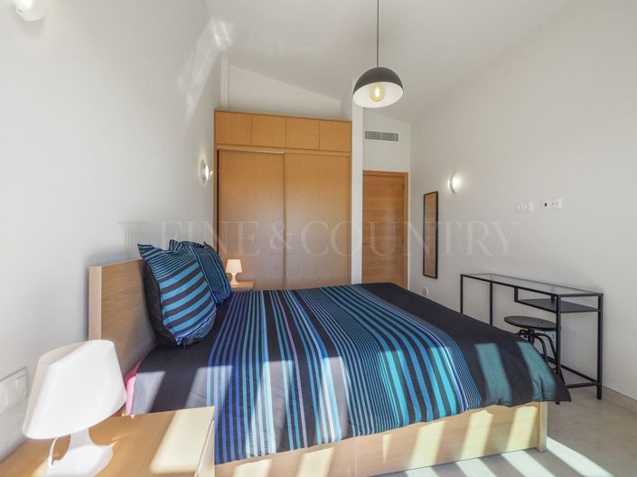 Image No.26-4 Bed Property for sale