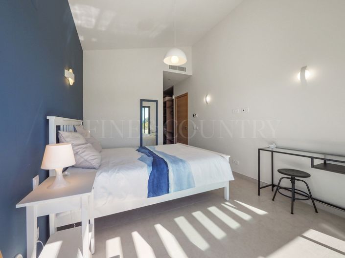Image No.30-4 Bed Property for sale
