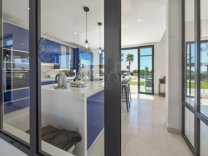 Image No.7-4 Bed Property for sale