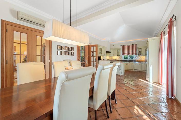 Image No.30-4 Bed Property for sale