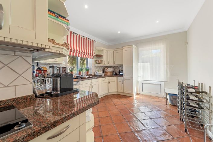 Image No.33-4 Bed Property for sale