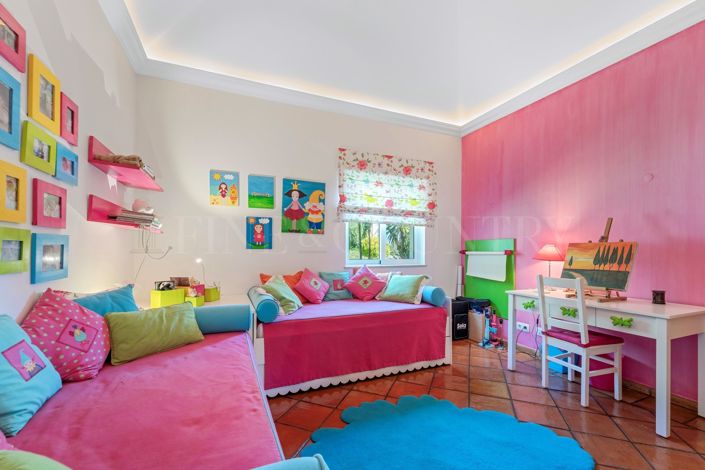 Image No.37-4 Bed Property for sale