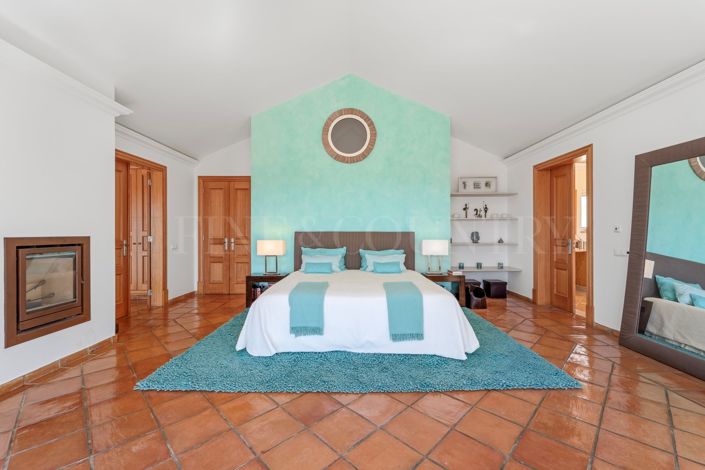 Image No.45-4 Bed Property for sale