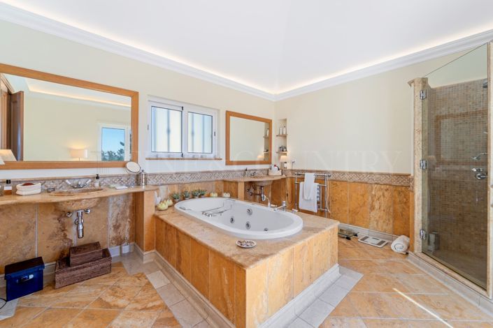 Image No.47-4 Bed Property for sale