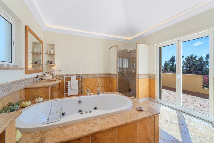 Image No.48-4 Bed Property for sale