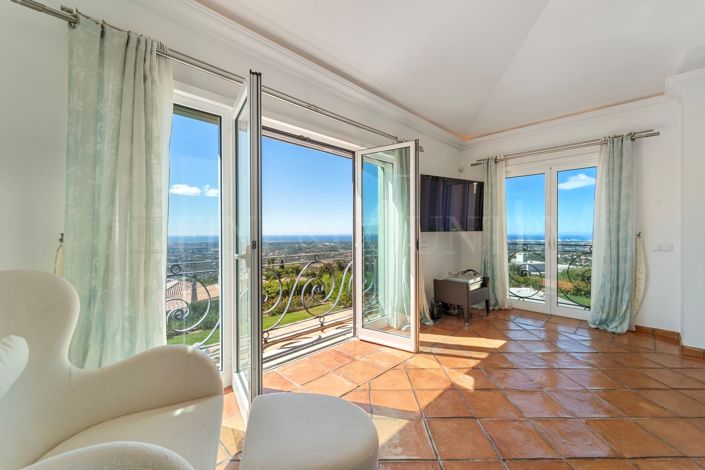 Image No.52-4 Bed Property for sale