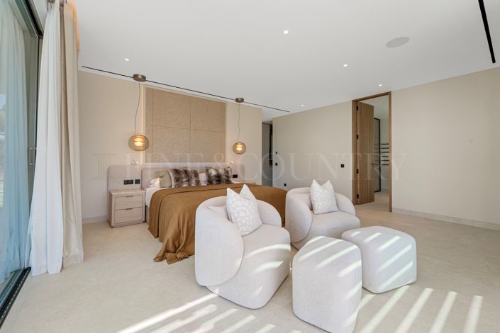 Image No.27-6 Bed Property for sale