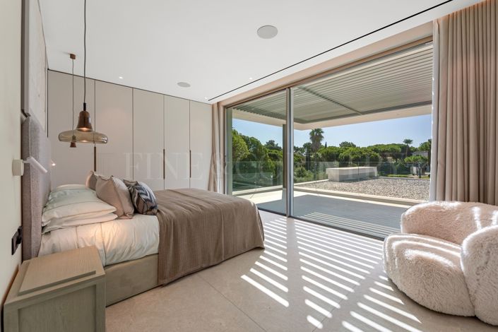 Image No.42-6 Bed Property for sale