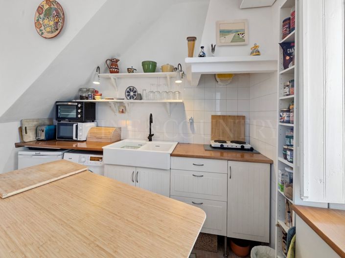 Image No.10-1 Bed Townhouse for sale