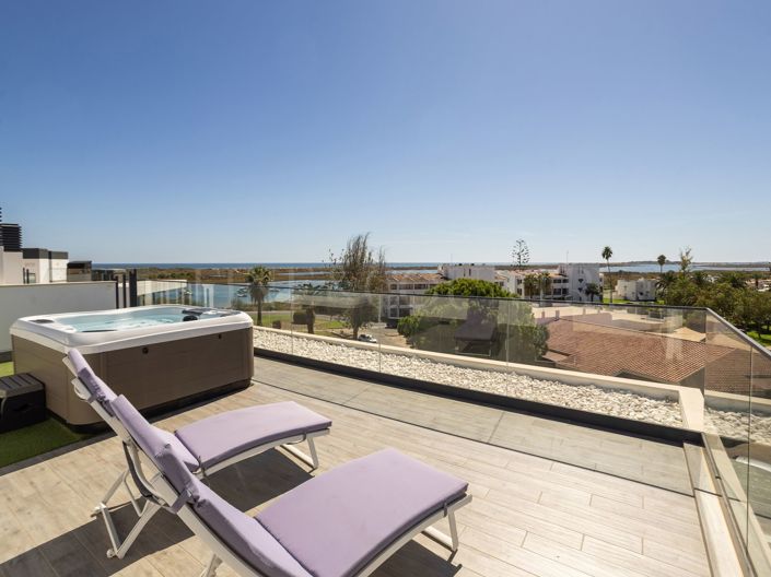 Image No.18-3 Bed Apartment for sale