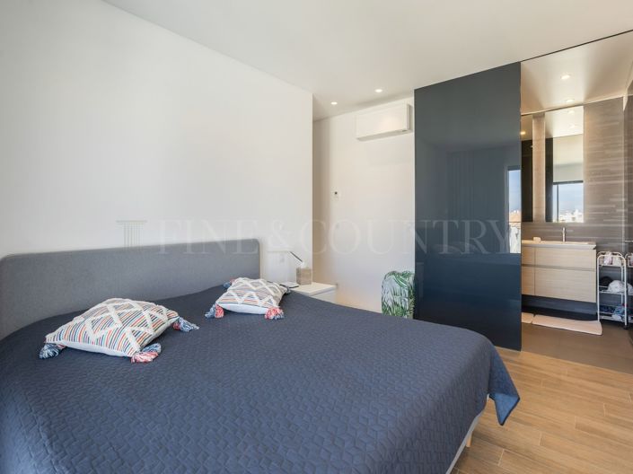 Image No.21-3 Bed Apartment for sale