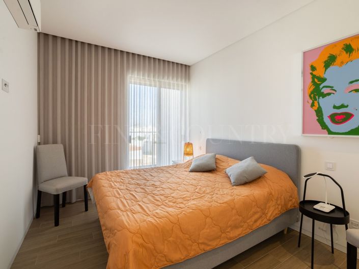 Image No.24-3 Bed Apartment for sale