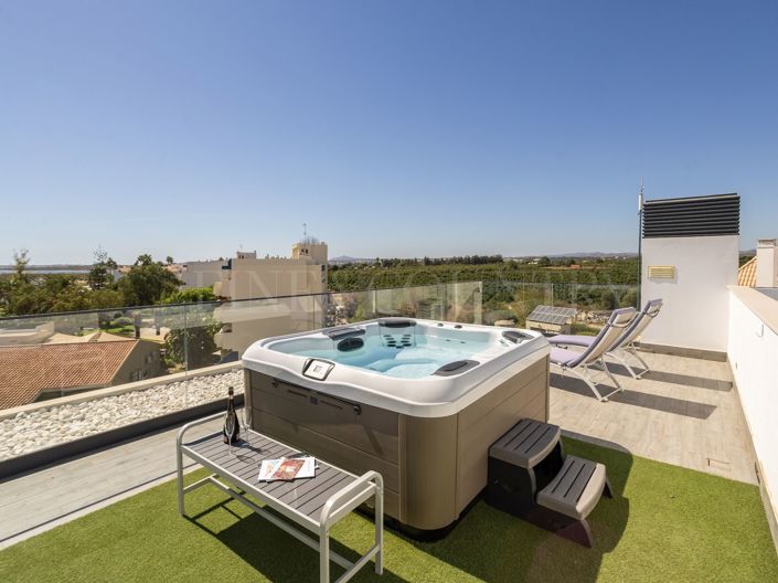 Image No.30-3 Bed Apartment for sale