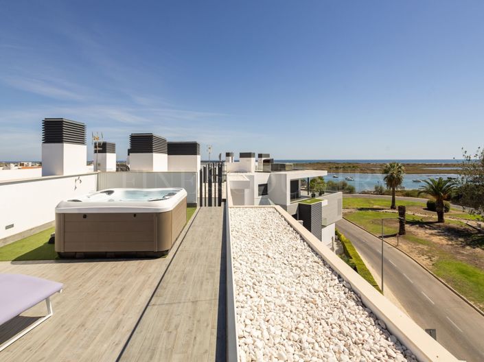 Image No.31-3 Bed Apartment for sale