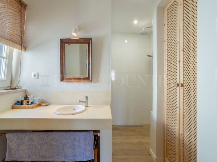 Image No.30-2 Bed Townhouse for sale