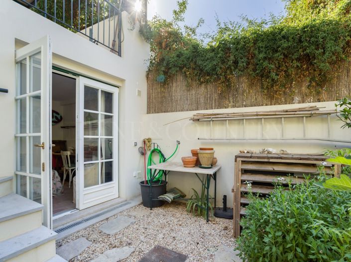 Image No.9-2 Bed Townhouse for sale