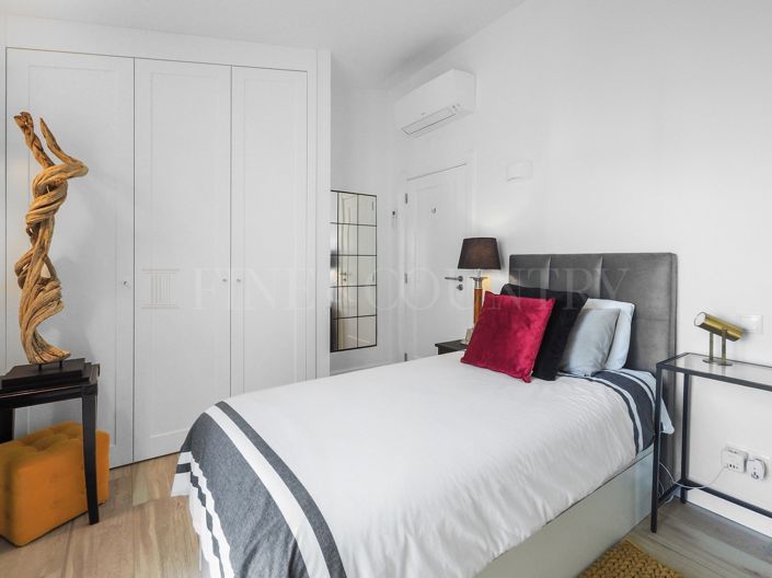 Image No.28-3 Bed Property for sale