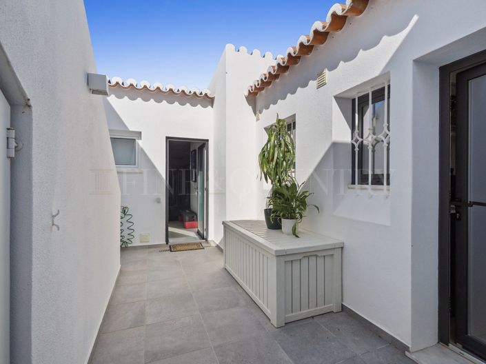 Image No.47-3 Bed Property for sale
