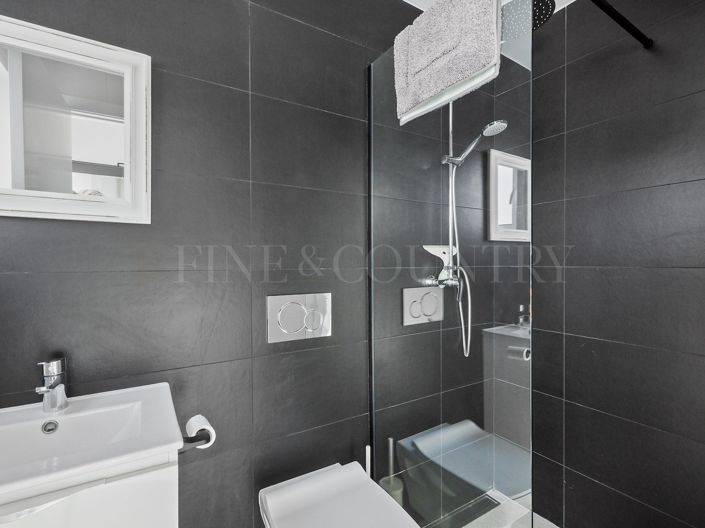 Image No.48-3 Bed Property for sale