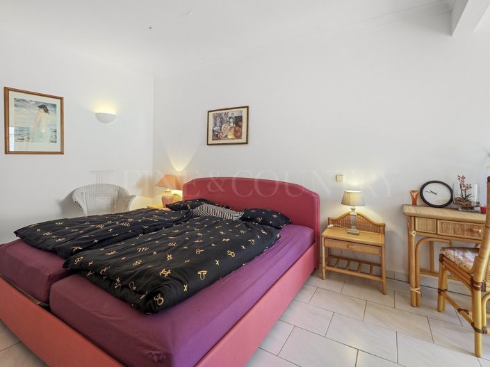 Image No.29-3 Bed Property for sale