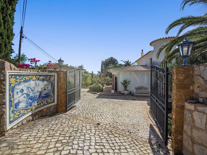 Image No.4-3 Bed Property for sale