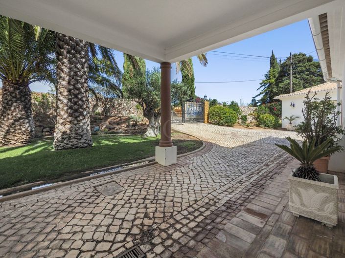 Image No.57-3 Bed Property for sale