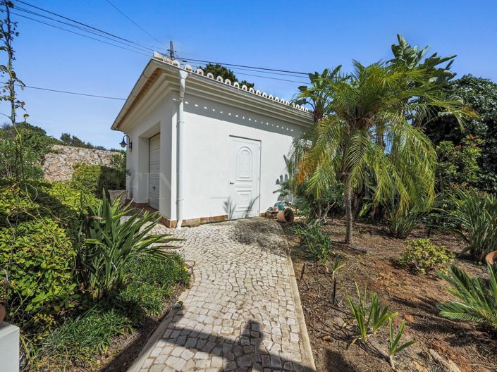 Image No.60-3 Bed Property for sale