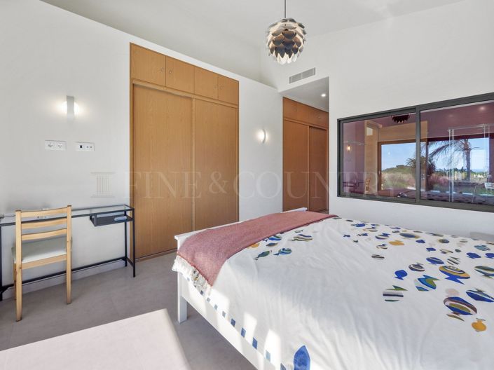 Image No.23-4 Bed Property for sale