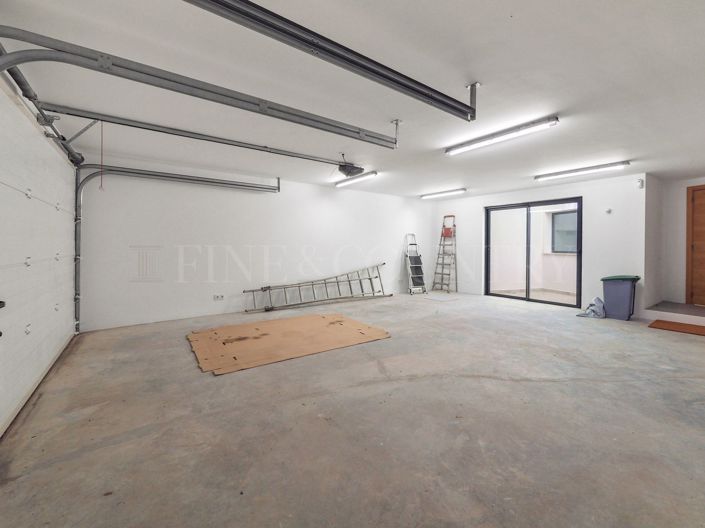 Image No.37-4 Bed Property for sale