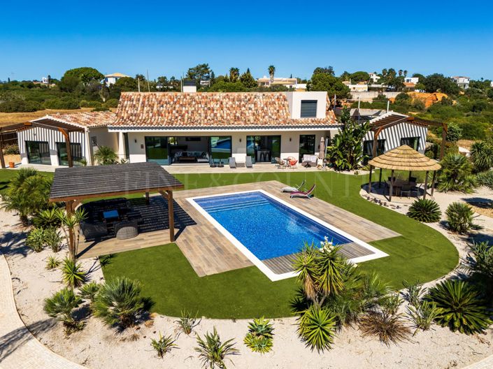 Image No.49-4 Bed Property for sale