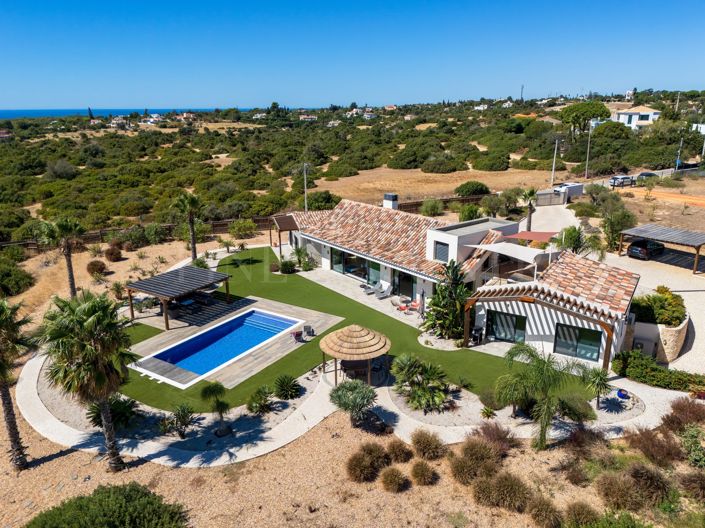 Image No.51-4 Bed Property for sale