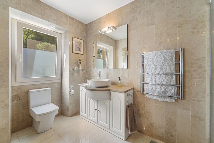 Image No.15-3 Bed Semi-Detached for sale